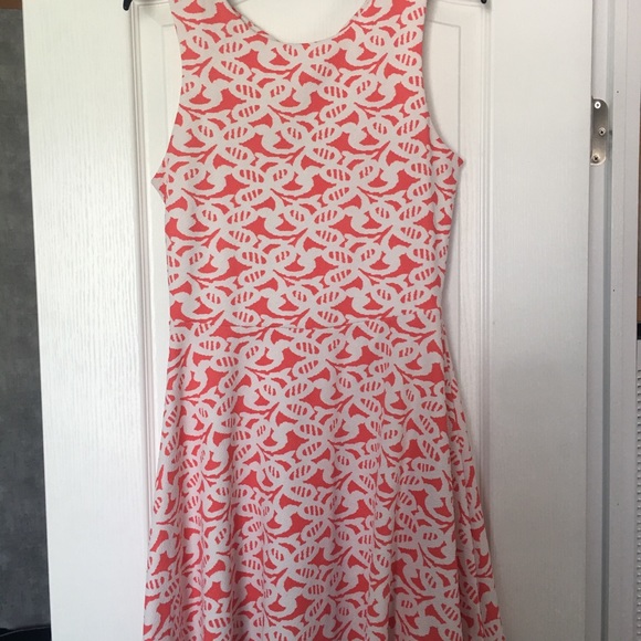 Patterned dress - Picture 1 of 2